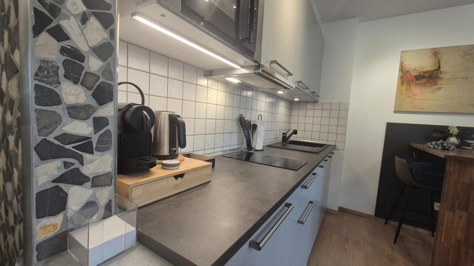 Apartment 1 Mit Terrasse Und Pkw-Stellplatz Leverkusen Exteriér fotografie